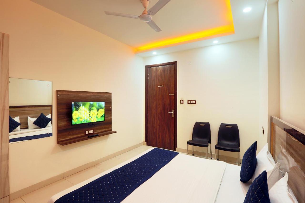Hotel Oaks Plaza New Delhi