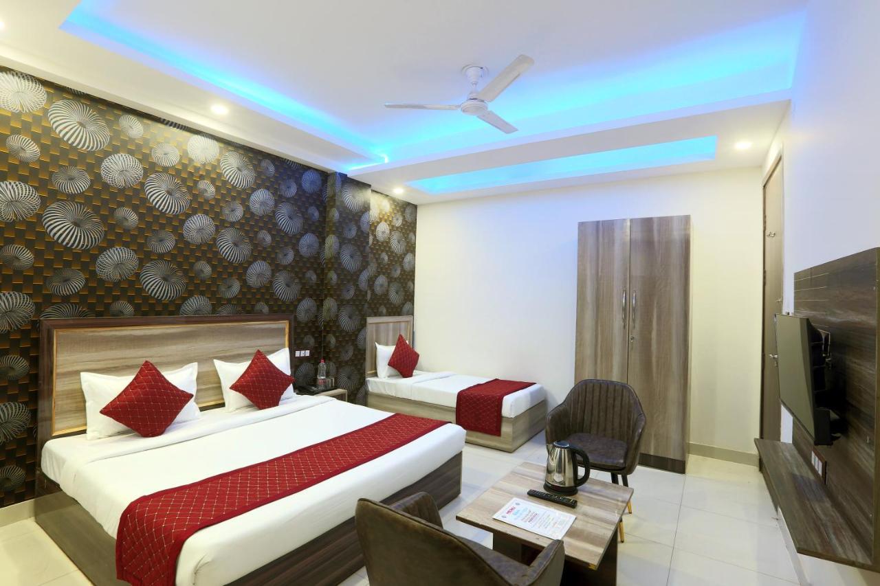 Hotel Oaks Plaza New Delhi